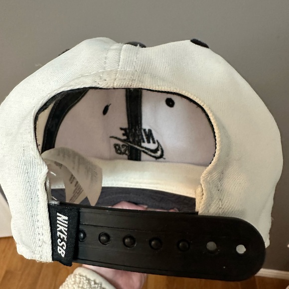 NIKE SB | Youth Logo SnapBack Hat - Picture 5 of 5